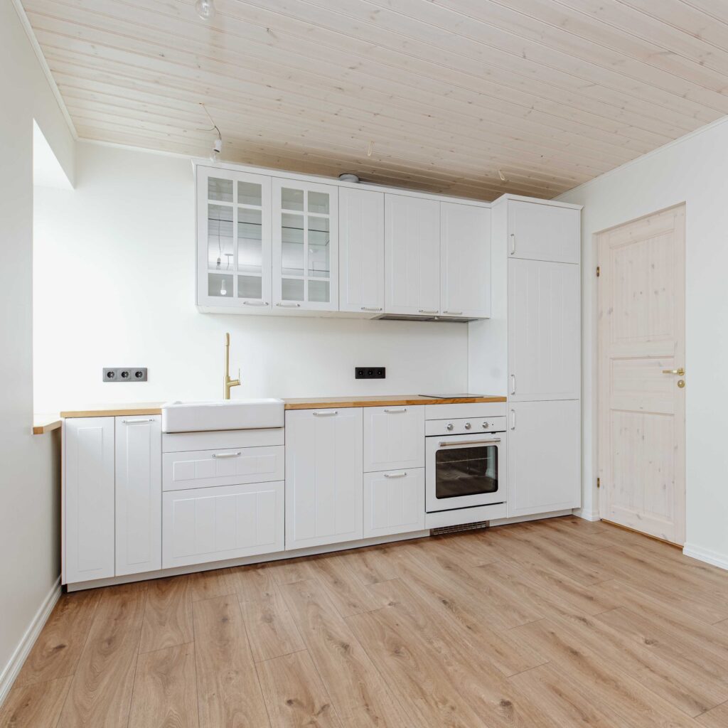 Põrandate paigaldus ja remont Haapsalus – täpne ja kiire teenus.